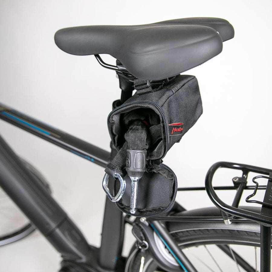 Haberland schwarze Fahrrad-Satteltasche für Schlosskette, sichere & platzsparende Aufbewahrung.