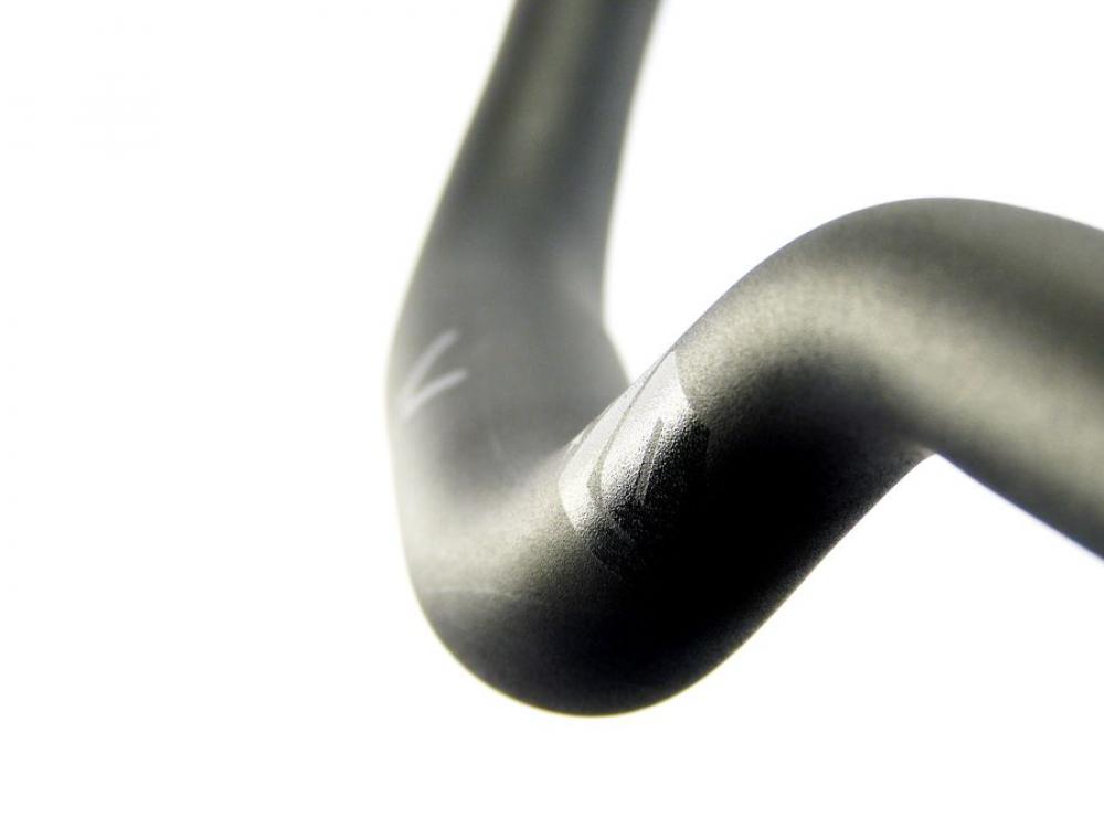 NG Sports Sweepee Riser Lenker 31.8mm in mattem Schwarz, Detailaufnahme der Lenkerkrümmung.