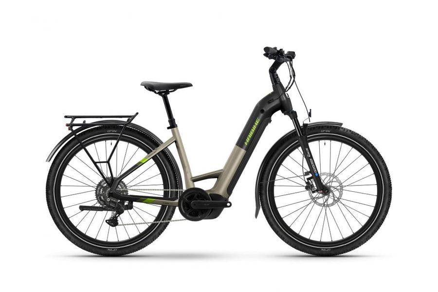 Haibike TREKKING 4 LOW E-Bike, sand/lime, tiefer Einstieg, Federgabel, Gepäckträger.