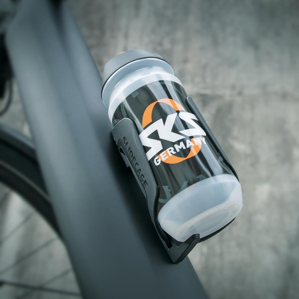 SKS Slidecage Flaschenhalter schwarz aus robustem Kunststoff, seitliche/frontale Entnahme, MTB/Trekking, flexibel für alle Fl