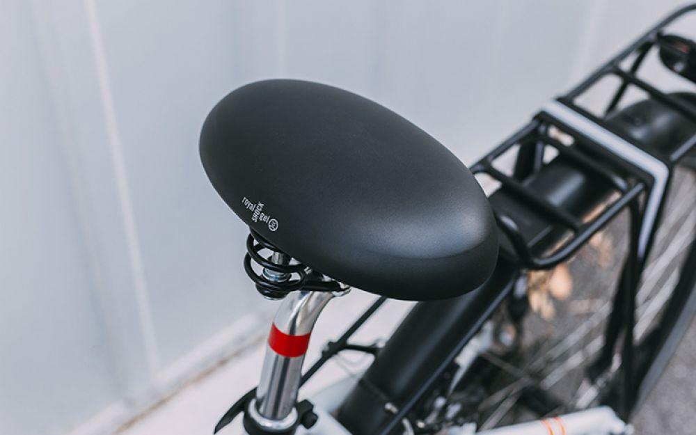 Selle Royal Rok Relaxed Unisex Nasenloser Fahrradsattel mit Shock Gel für unvergleichliche Druckentlastung im Dammbereich.