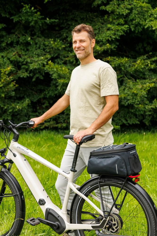 New Looxs Radtasche Sports Trunkbag RT Black 31L Black - vielseitige Gepäckträgerlösung