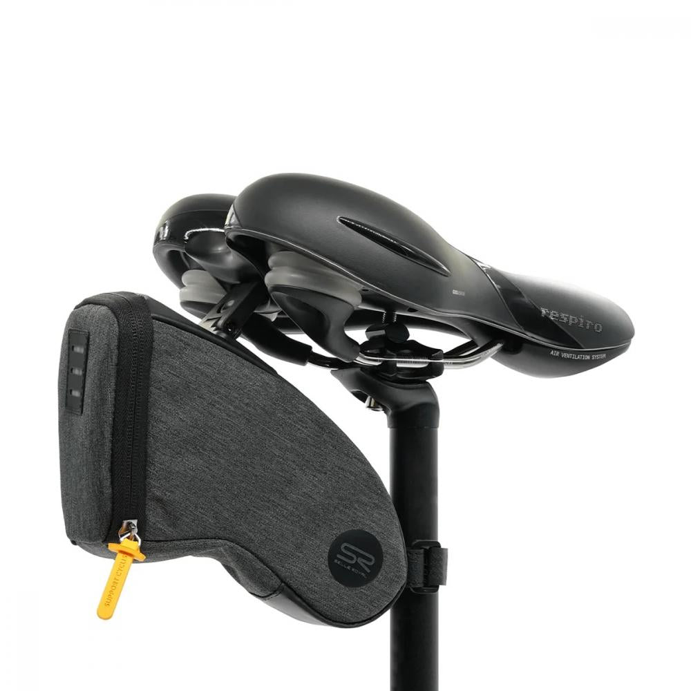 Selle Royal Medium Satteltasche schwarz 1,2L mit ICS-Clipsystem unter Respiro Fahrradsattel.