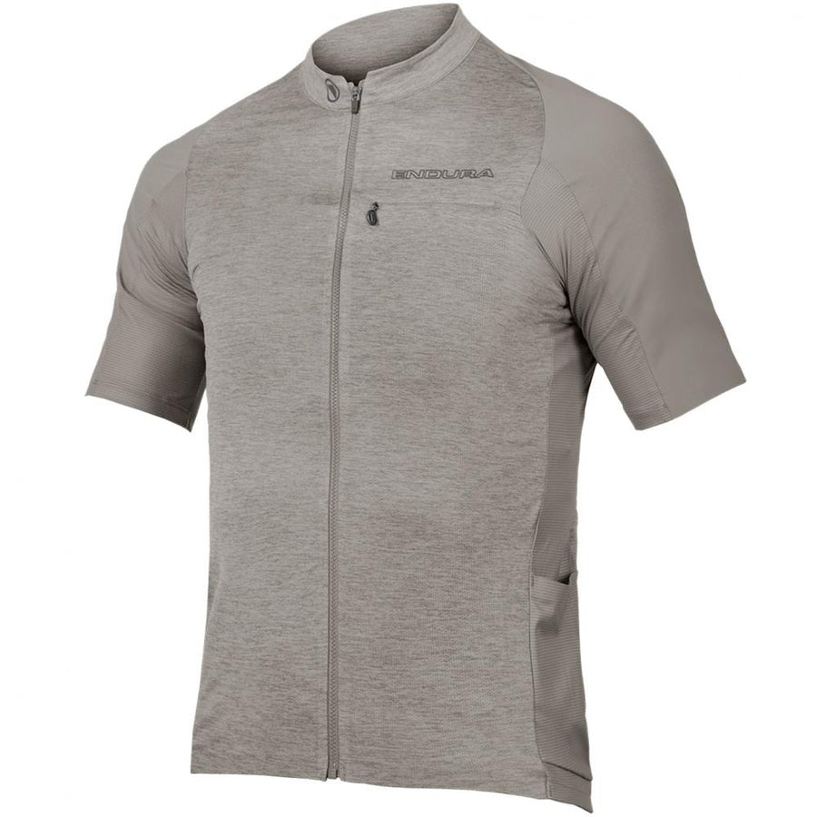 Endura GV500 Reiver Kurzarmtrikot Fossil XL - Herren-Gravel-Trikot aus schnelltrocknendem, recyceltem Material mit Stretch-Ärmeln, optimaler Belüftung und vielseitigen Taschen
