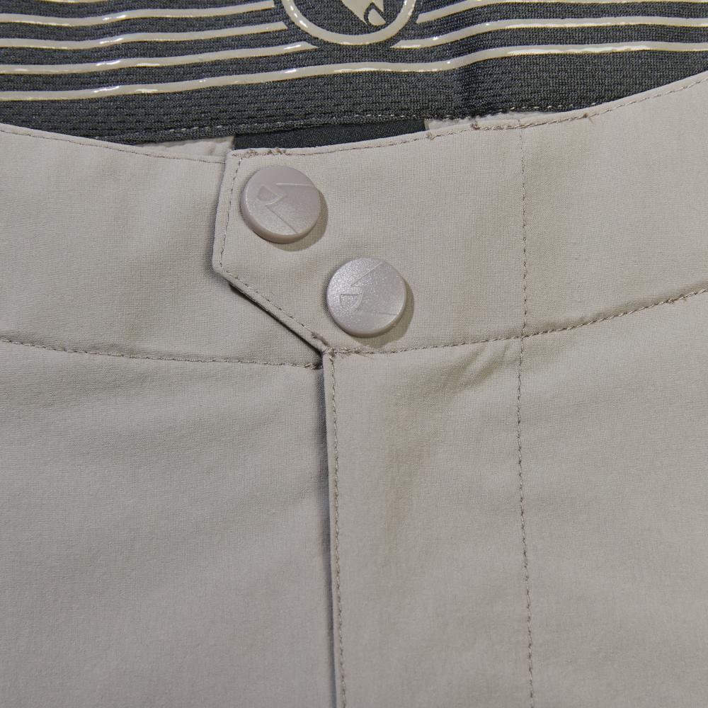 Endura GV500 Foyle Short fossil XL - schlank geschnittene Gravel Radhose, leicht und strapazierfähig, ideal kombinierbar mit GR500 Reiver Bibshort, hoher Tragekomfort