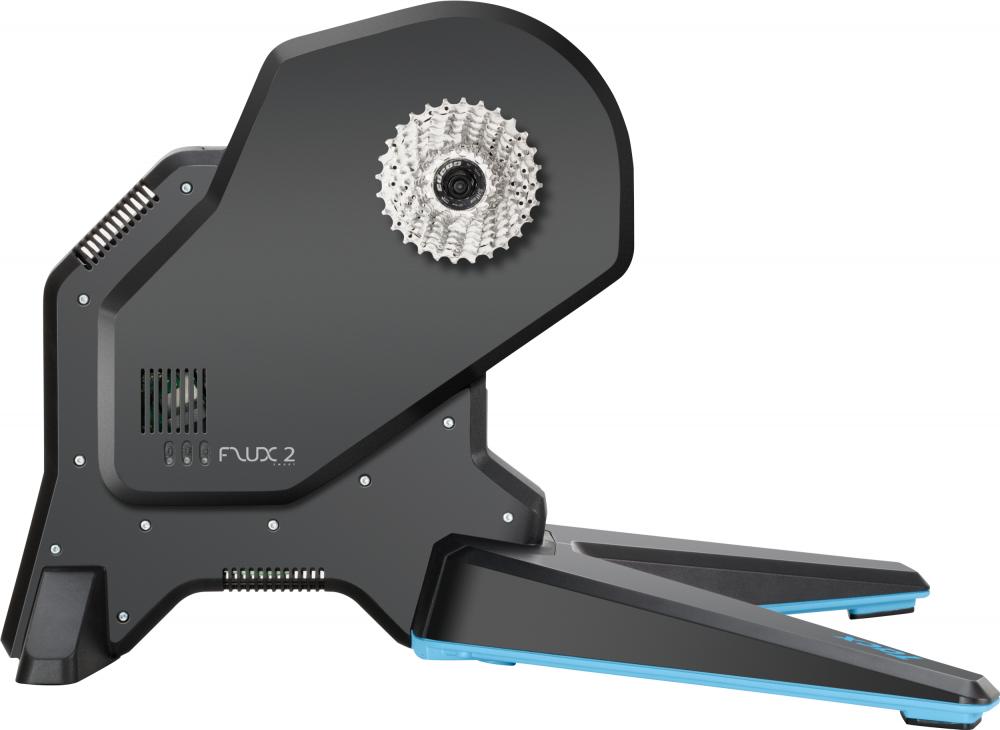 Garmin Tacx FLUX 2 Smart-Trainer mit Kassette, schwarz/blau für Indoor-Cycling.