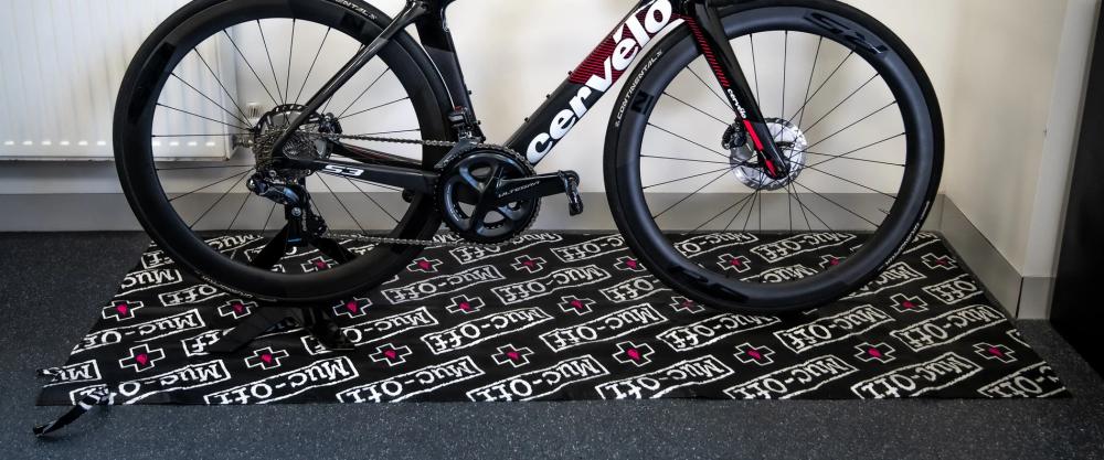 Muc-Off Foldable Bike Mat - 700 × 1900 mm, hochwertiger wasserdichter Kunststoff, faltbare Werkstatt-/Trainings-Unterlage (SKU 186)