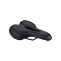 Schwarzer BBB Cycling SoftShape Active Tourensattel, komfortabel für aktive Sitzposition.