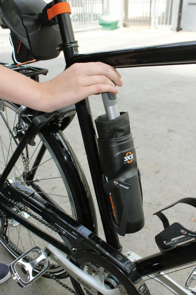 SKS Cage Box schwarz-orange  Wasserfeste Kunststoffbox inkl. Nylonbeutel. Ideal für Werkzeug und Zubehör. Sicherer Halt im Flaschenhalter