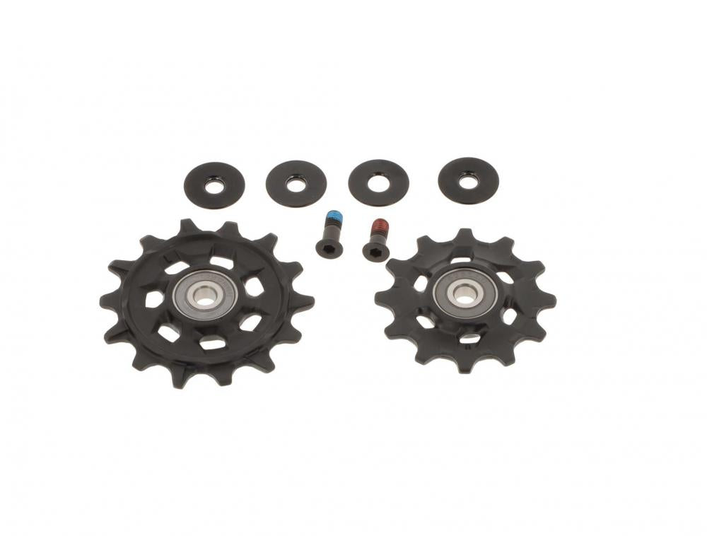 SRAM GX Eagle 50/52T 12-fach Schaltrollen-Set: zwei schwarze Rollen, vier Unterlegscheiben, zwei Schrauben auf weißem Hinterg