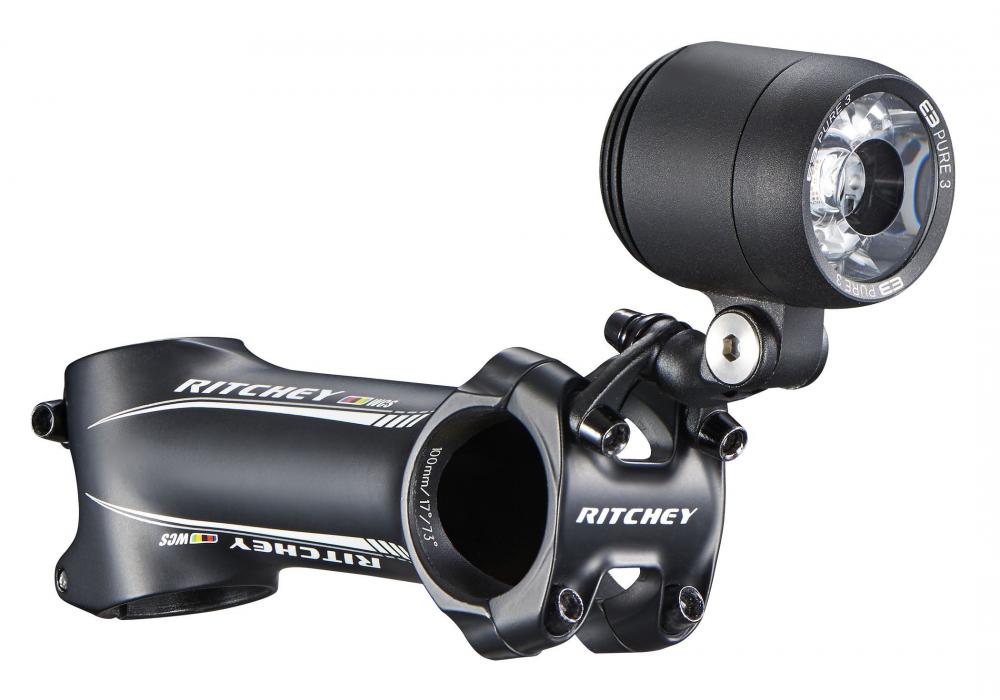 Ritchey Universal Vorbauhalterung aus geschmiedetem Aluminium für Supernova Fahrradlicht, montiert an Ritchey WCS Vorbau.